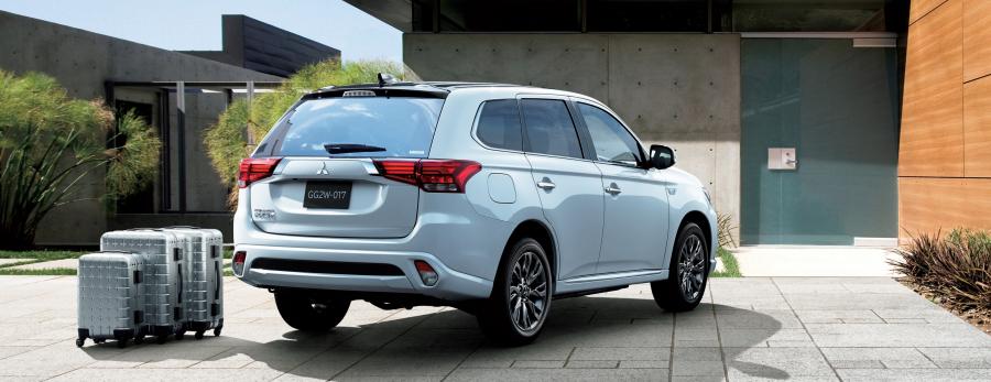  Mitsubishi Outlander PHEV 2017 года  (JP) (фото 18 из 22)